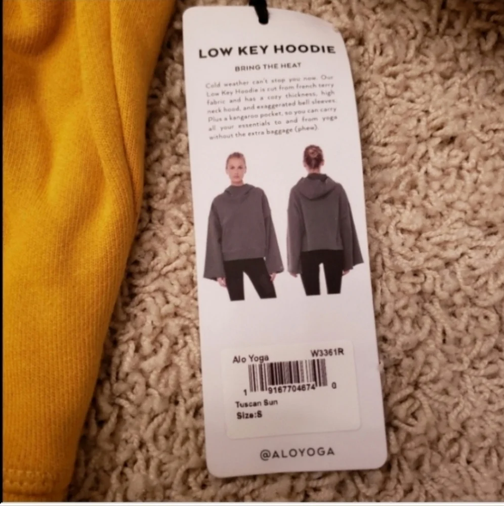 Alo Yoga Low Key Wide Sleeve Hoodie Size Small Tuscan Sun NWT